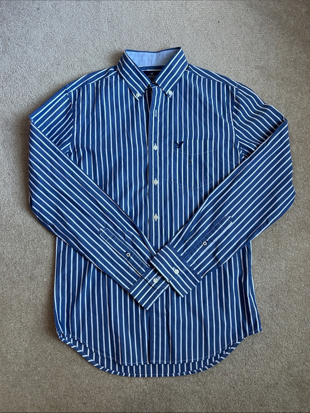 NWT Men’s American Eagle Outfitters Button-Down Shirt - Size Small